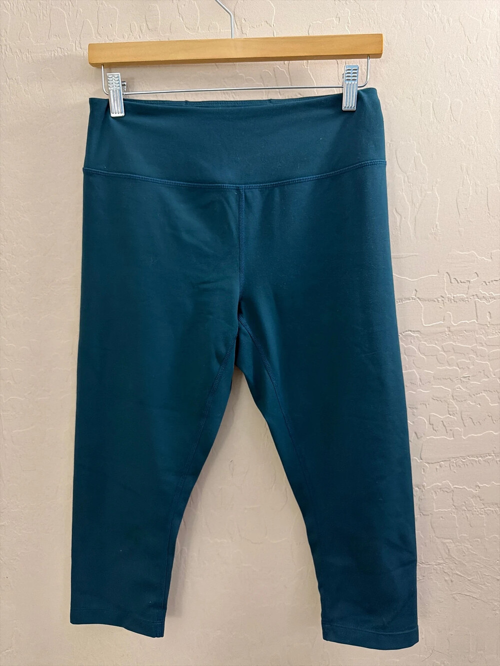 Coreio teal cropped yoga leggings, Sz M